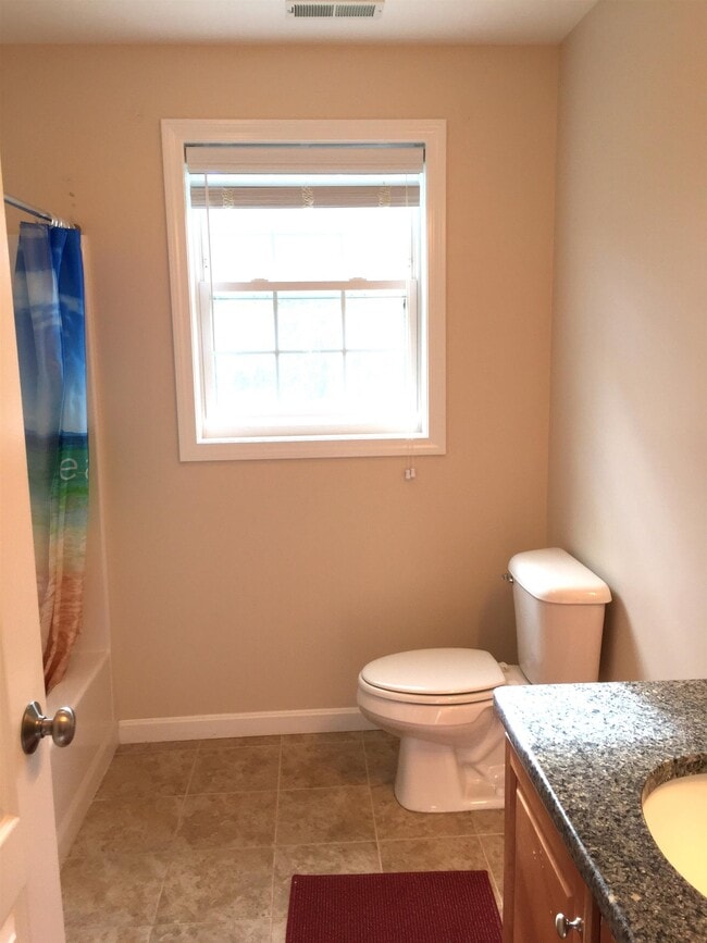 Building Photo - 27 Nesenkeag Dr