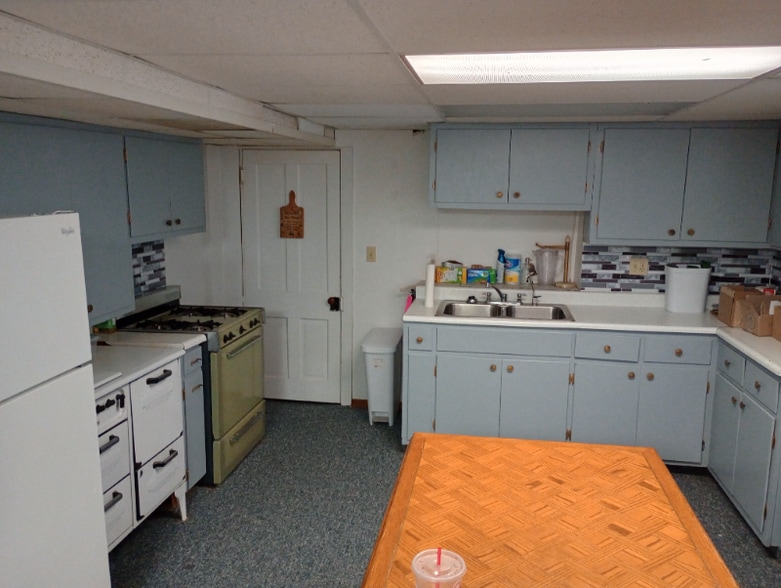 Building Photo - 308 8th Ave SE