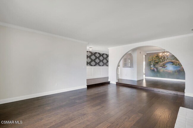 Building Photo - 2076 Hillsbury Rd