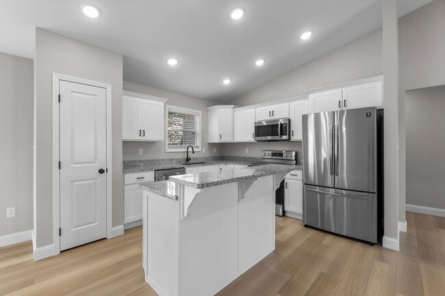 Building Photo - Beautiful, Updated Home In Jackson