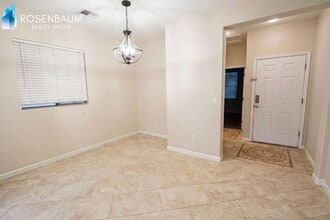 Building Photo - Beautiful 5-beds, 2.5-baths two-story home in the desirable Rancho Marana community!