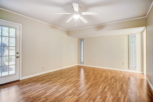 Building Photo - Welcome to this beautiful 3-bedroom, 2-bat...