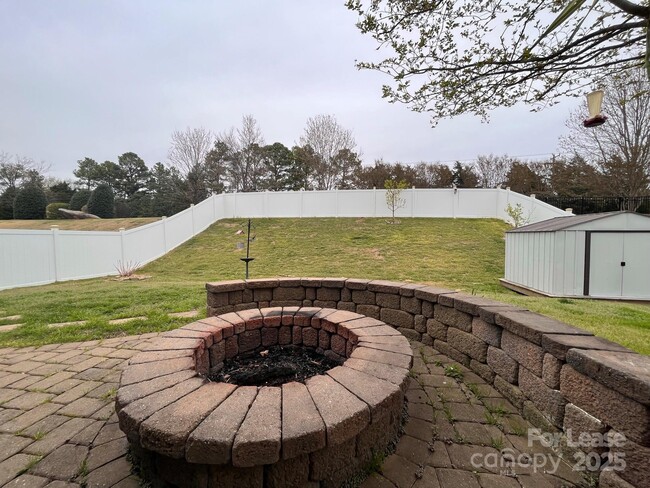 Building Photo - 14007 Highland Meadow Rd