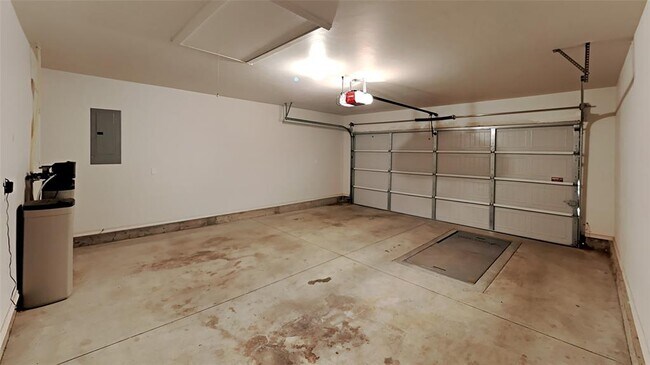 Building Photo - 9437 NW 87th St