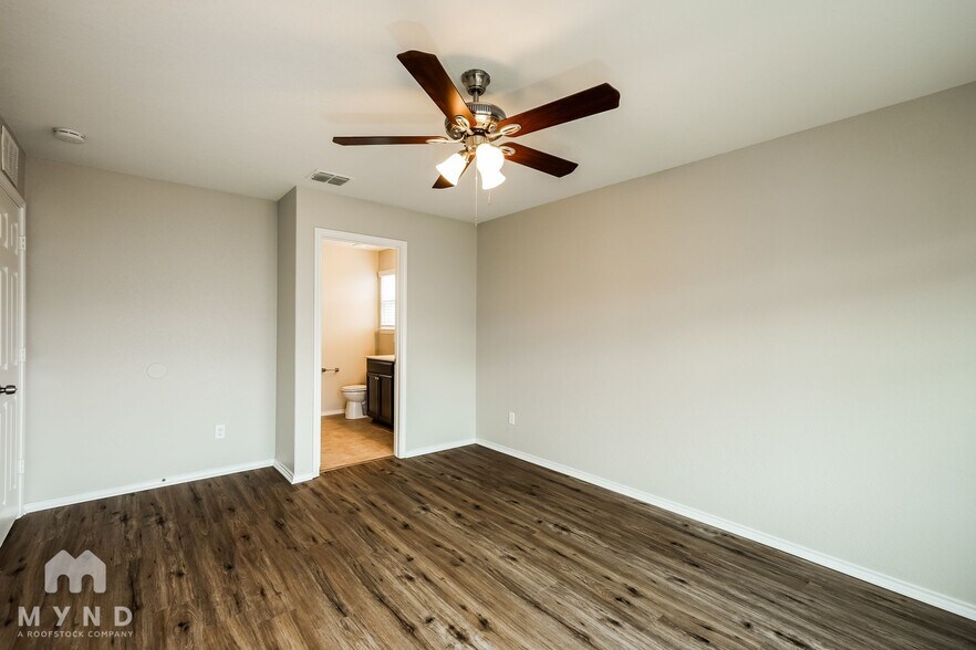 Building Photo - 10327 Dunlap