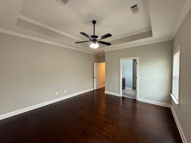 Building Photo - 233 Greenhill Dr