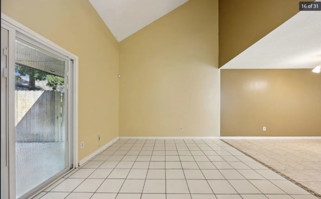 Building Photo - 2/2 townhome located near NAS Jax