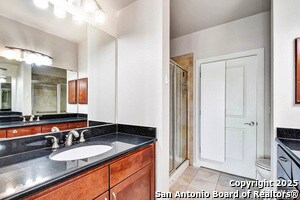 Building Photo - 7204 Oak Manor Dr