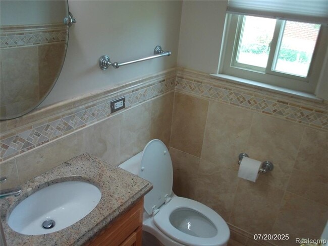 Building Photo - 41223 Sesame Dr