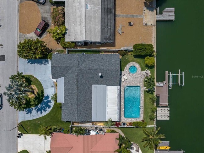 Building Photo - 6440 3rd Palm Point