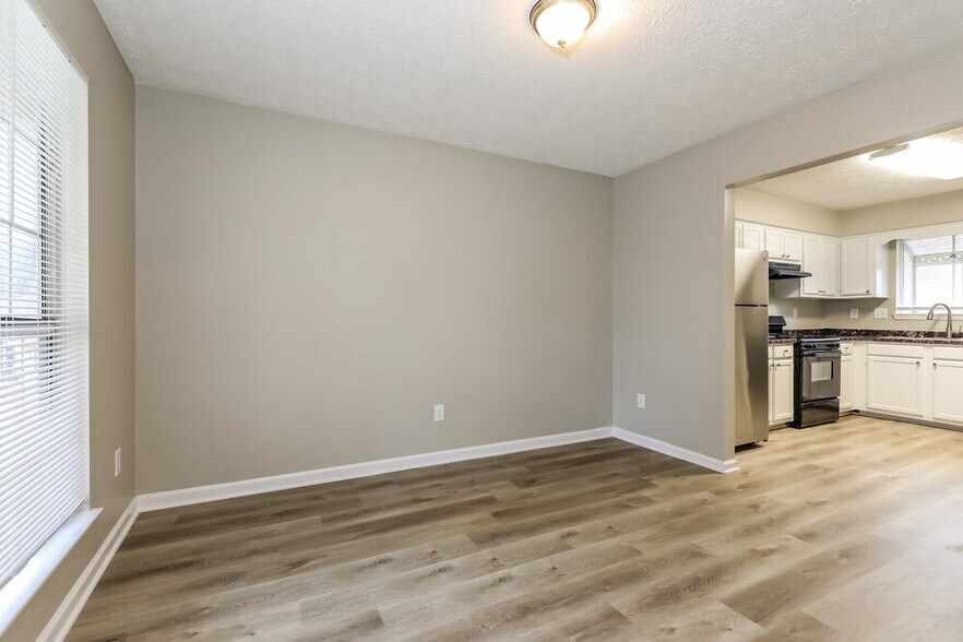 Building Photo - 9199 Fairway Ct