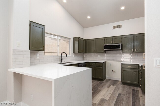 Building Photo - 327 Perry Ellis Dr