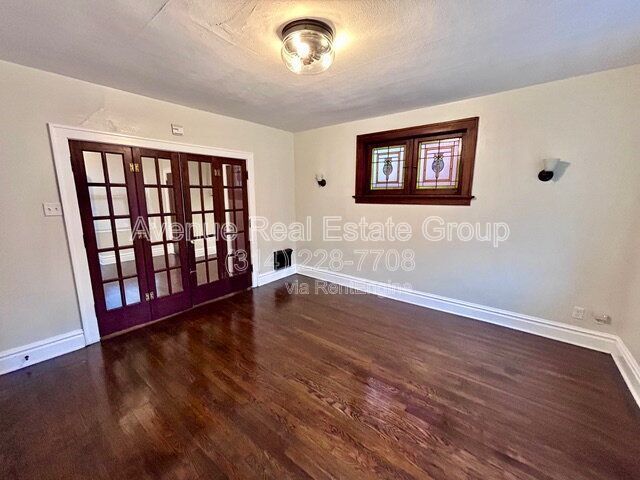 Building Photo - 2633 Russell Blvd