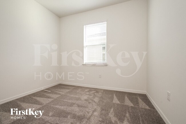 Building Photo - 564 Crown Rose Dr