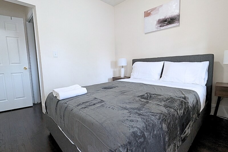 Building Photo - 108 Gotthart St