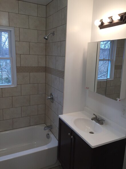 Building Photo - 14 Ayres Ct