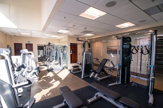 Building Photo - 1bd/1.5ba Bellevue Condo