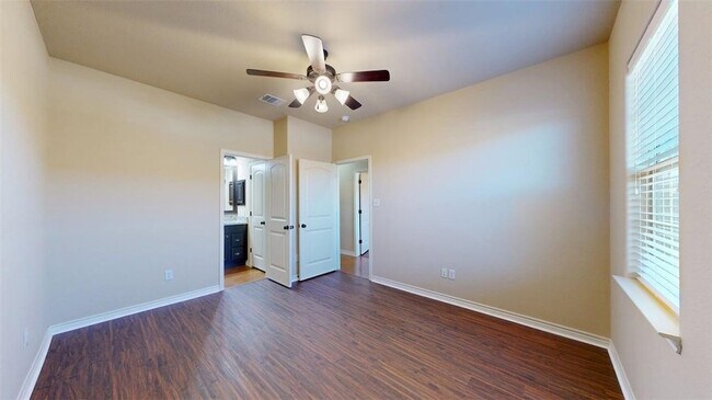 Building Photo - 3009 Towers Pkwy