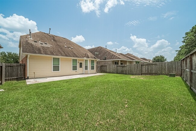 Building Photo - 23611 Plantation Pines Ln