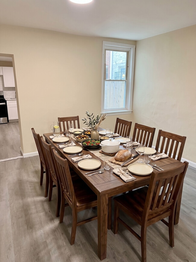 Building Photo - 1920 Brunner St