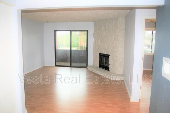 Building Photo - 1913 Tracy Dr