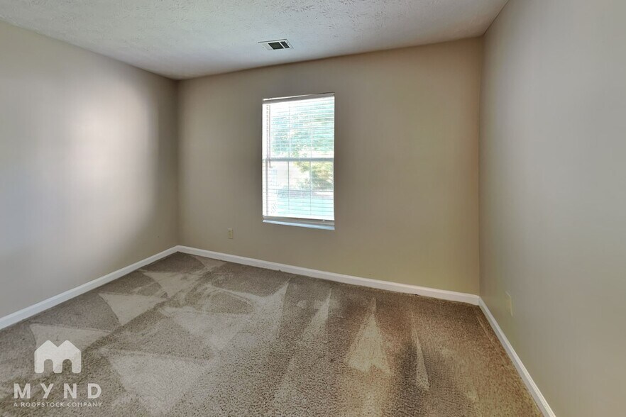 Building Photo - 5631 Regency Manor Ct