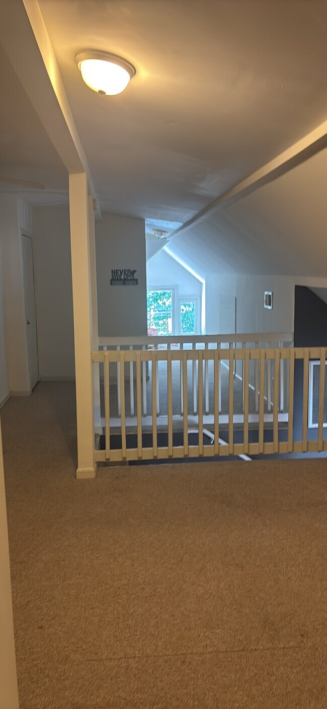 Building Photo - 161 N Keats Ave