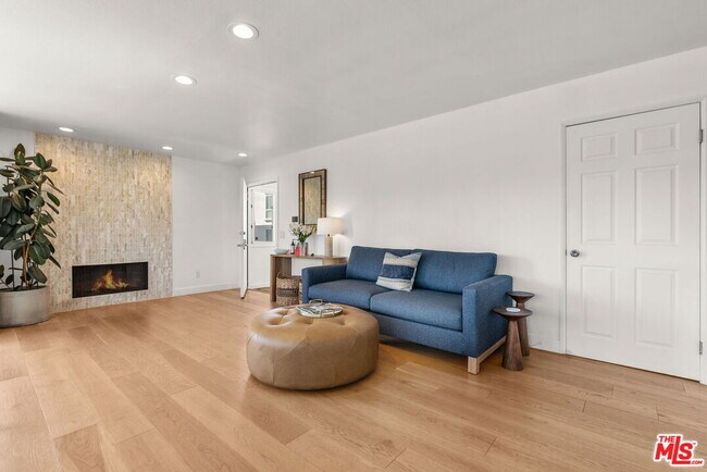 Building Photo - 29 Lighthouse St