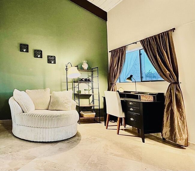 Building Photo - 2121 SW 82nd Ave