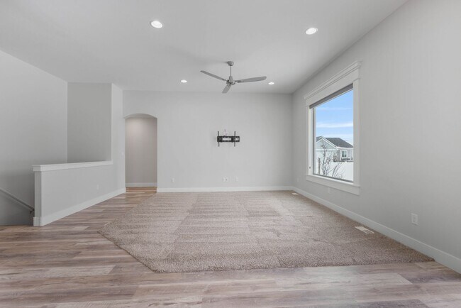 Building Photo - 3 Bed 2 Full Bath home