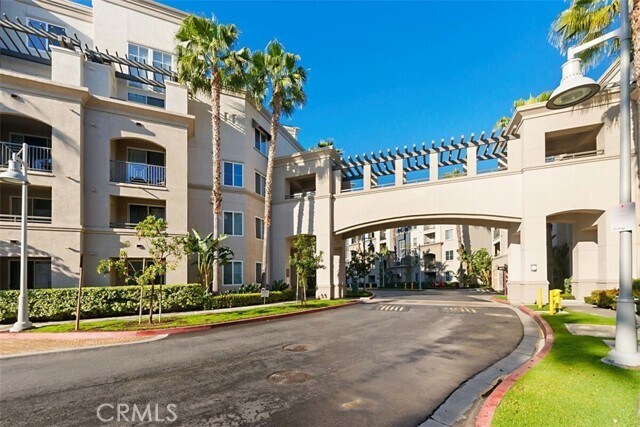 Building Photo - 1358 Scholarship