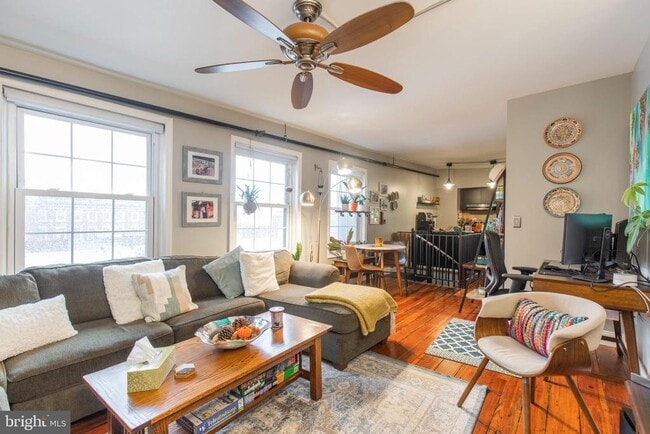 Building Photo - 36 Strawberry St