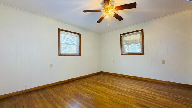 Building Photo - 494 Old Jonesboro Rd