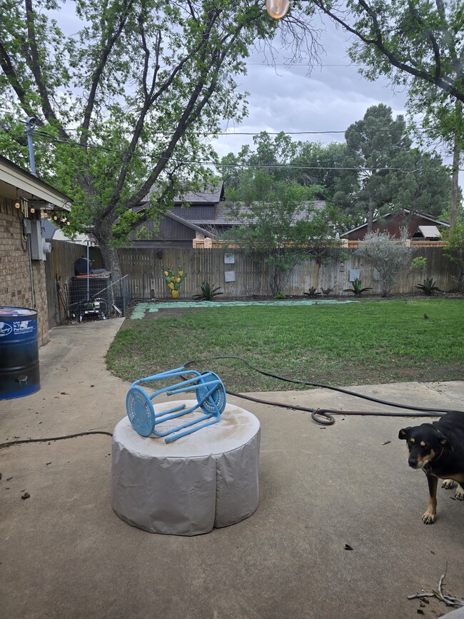 Building Photo - 4007 Lehigh Dr
