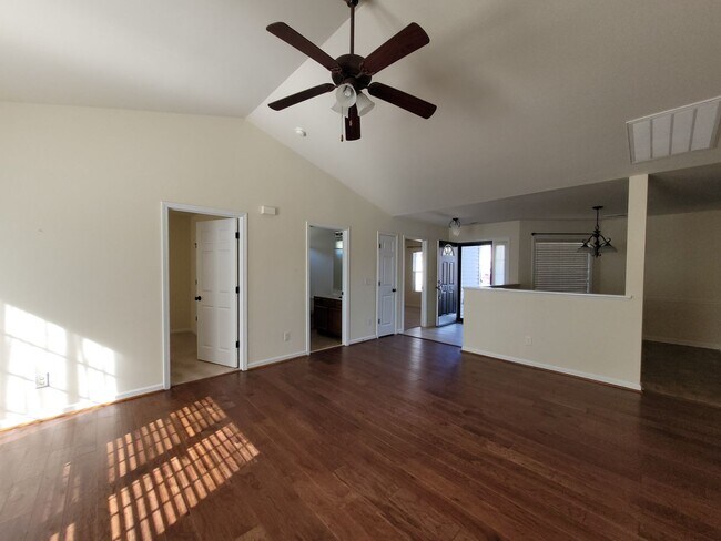 Building Photo - 108 Brae Creek Ct