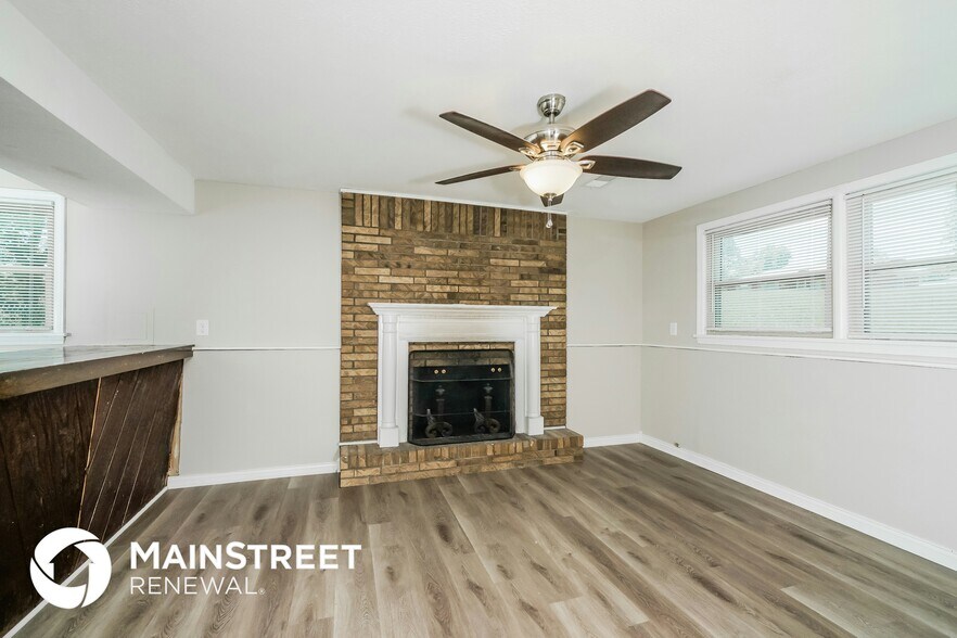 Building Photo - 8603 Honor Ave