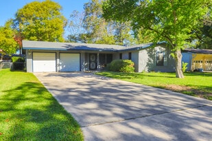 Building Photo - 309 E Wright Blvd