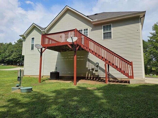 Building Photo - 197 Meadow Spring Ct