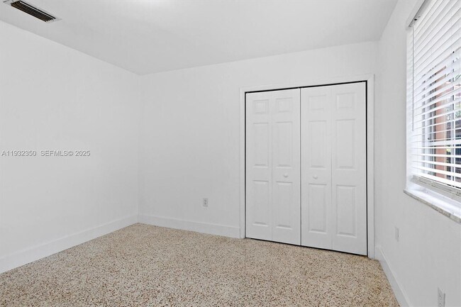 Building Photo - 3500 SW 26th St