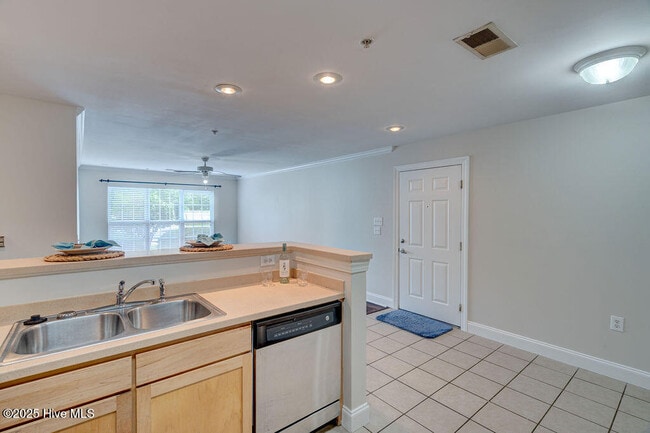 Building Photo - 2820 Bloomfield Ln
