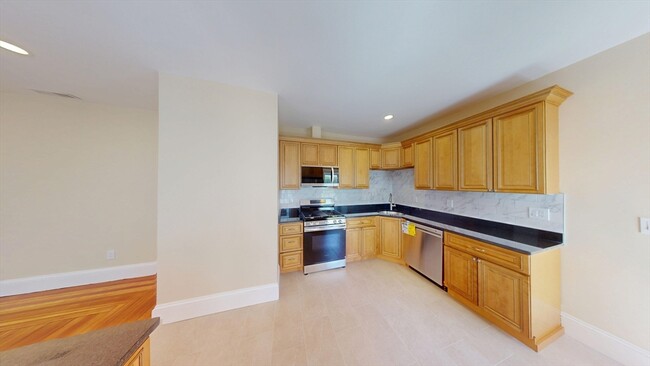 Building Photo - 27 Champney St