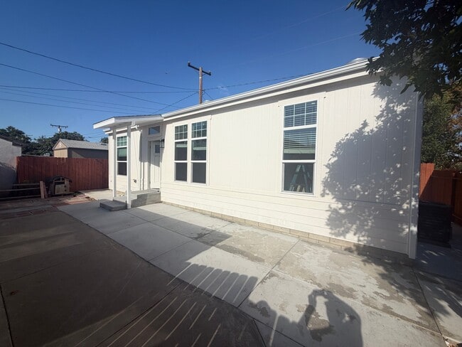 Building Photo - 1145 S Shelton St
