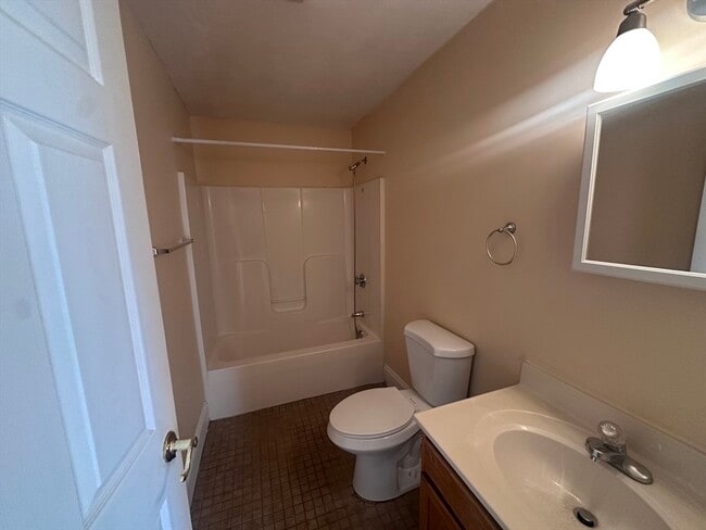 Building Photo - 205 Highland St