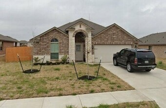 Building Photo - BEAUTIFUL 4-bedroom 2-bathroom home!