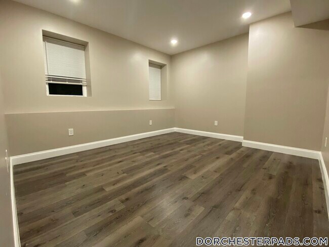 Building Photo - 32 Hartwell St