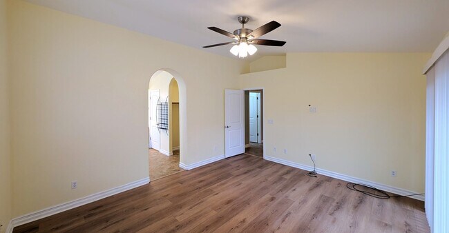 Building Photo - 2 Bedroom Home at The Springs Near E. Chandler Blvd. and S. Cooper Rd