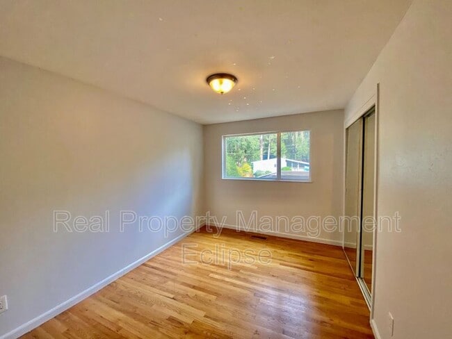 Building Photo - 1815 152nd Ave SE