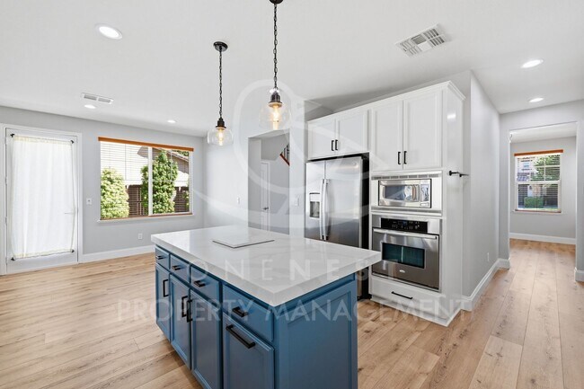 Building Photo - 2127 Ranch View Dr