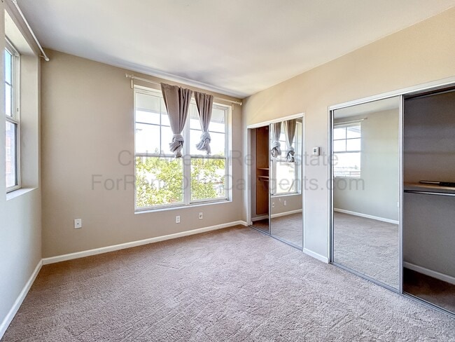 Building Photo - 1121 40th St