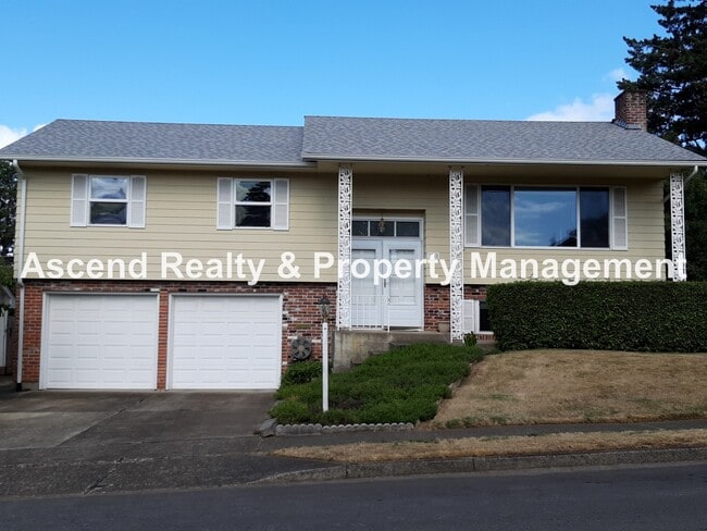 Primary Photo - Now Showing-Cedar Hills Mid Century Modern...